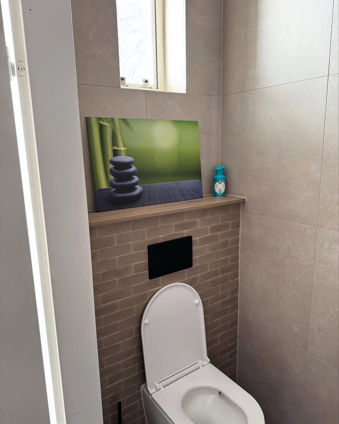 Grote Badkamer met Houtaccenten Rotterdam afbeelding 3